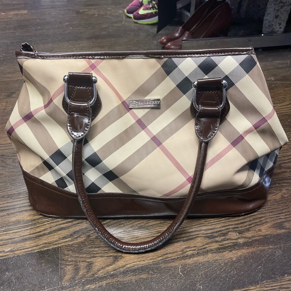 Burberry Purse🔥 - Picture 3 of 4